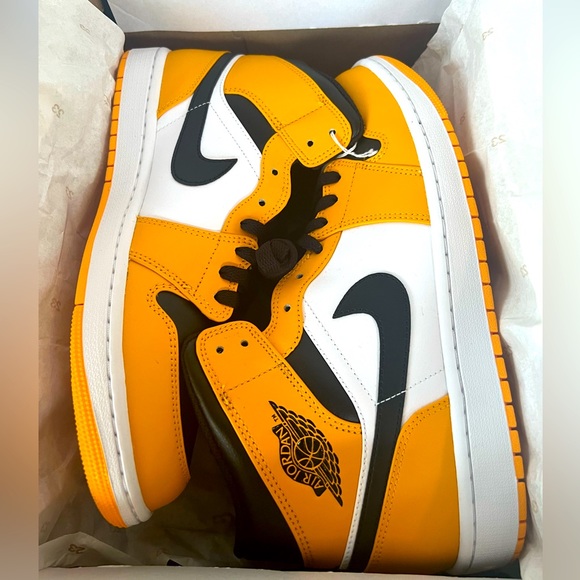 Air Jordans, 1 mid taxi. - Picture 9 of 11